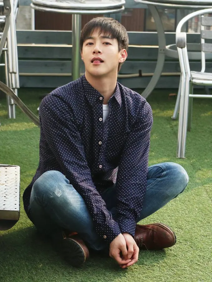 [Bintang] Masih Berusia 33 Tahun, Ini Penyebab Minwoo Meniggal Dunia