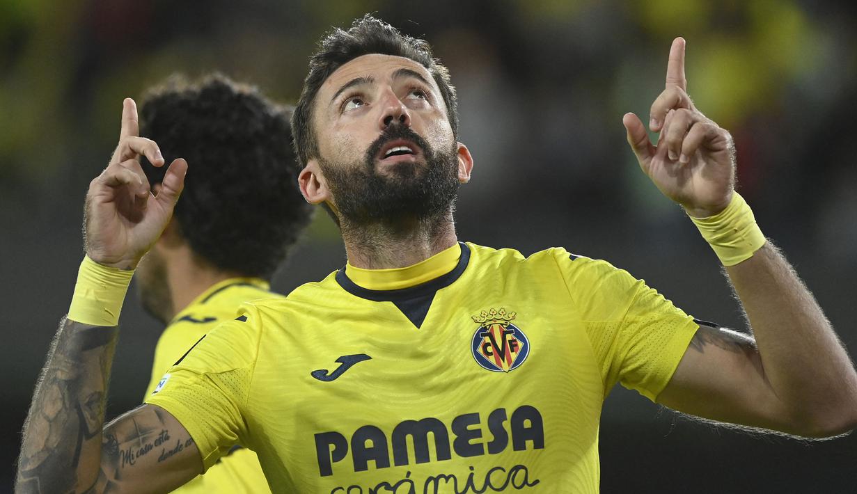 Jose Luis Morales yang kini tengah menjalani musim kedua bersama Villareal hingga kini tercatat telah mencetak 13 gol di LaLiga dari total 50 laga. Catatan tersebut termasuk satu kali hattrick yang dibuatnya pada pekan ke-14 LaLiga 2023/2024 saat menang 3-1 atas tamunya, Osasuna (26/11/2023). (AFP/Jose Jordan)