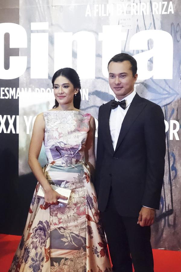 Gaya Jutaan Dollar Dian  Sastro  dan Nicholas Saputra di Red 