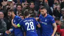 Perayaan gol Ruben Loftus Cheek pada leg kedua Liga Europa yang berlangsung di Stadion Stamford Bridge, London, Jumat (10/5). Chelsea menang 4-3 atas Eintracht Frankfurt lewat adu penalti. (AFP/Oliver Greenwood)