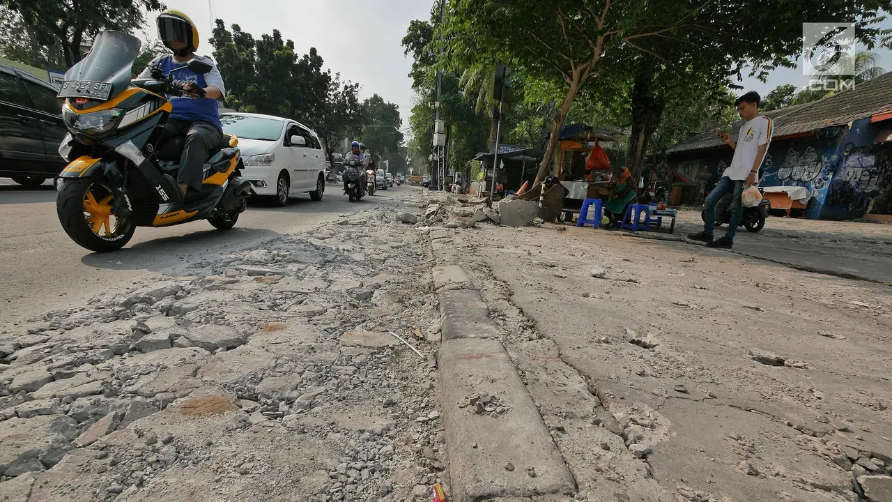 Memantau Proyek Revitalisasi Trotoar Kemang