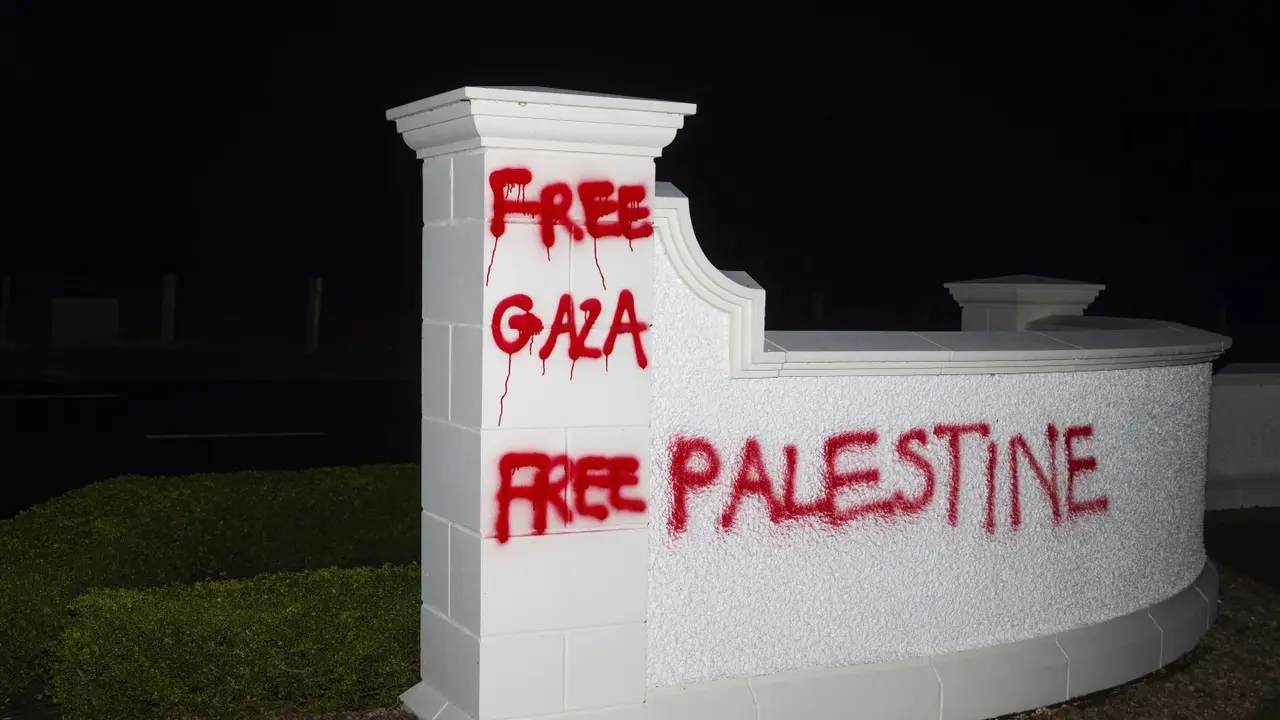 Resor golf Presiden AS Donald Trump di Skotlandia terkena serangan vandalisme. (AP)