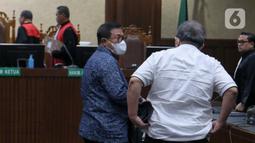 Hari ini, Kamis (8/5/2025), Majelis Hakim Pengadilan Tipikor Jakarta membacakan putusan terhadap Hakim nonaktif pada Pengadilan Negeri (PN) Surabaya yang menjadi terdakwa dalam kasus suap vonis bebas Gregorius Ronald Tannur, Erintuah Damanik dan Mangapul. (Liputan6.com/Herman Zakharia)