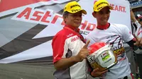 Gerry Salim menyegel gelar juara Asia Road Racing Championship (ARRC) 2017 kelas Asia Production 250 setelah finis keempat pada balapan pertama seri terakhir di Sirkuit Buriram, Thailand, Sabtu (2/12/2017). (Bola.com/Muhammad Wirawan Kusuma)