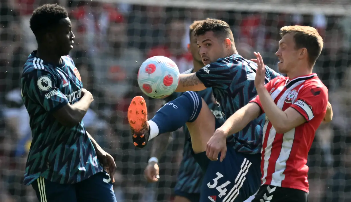 Dengan hasil ini Granit Xhaka dkk menempati posisi ke-6 klasemen sementara dengan mengoleksi 54 poin di bawah Manchester United yang unggul selisih gol. Arsenal memiliki keuntungan karena baru memainkan 31 laga dibanding MU yang sudah bermain dalam 32 laga. (AFP/Daniel Leal)