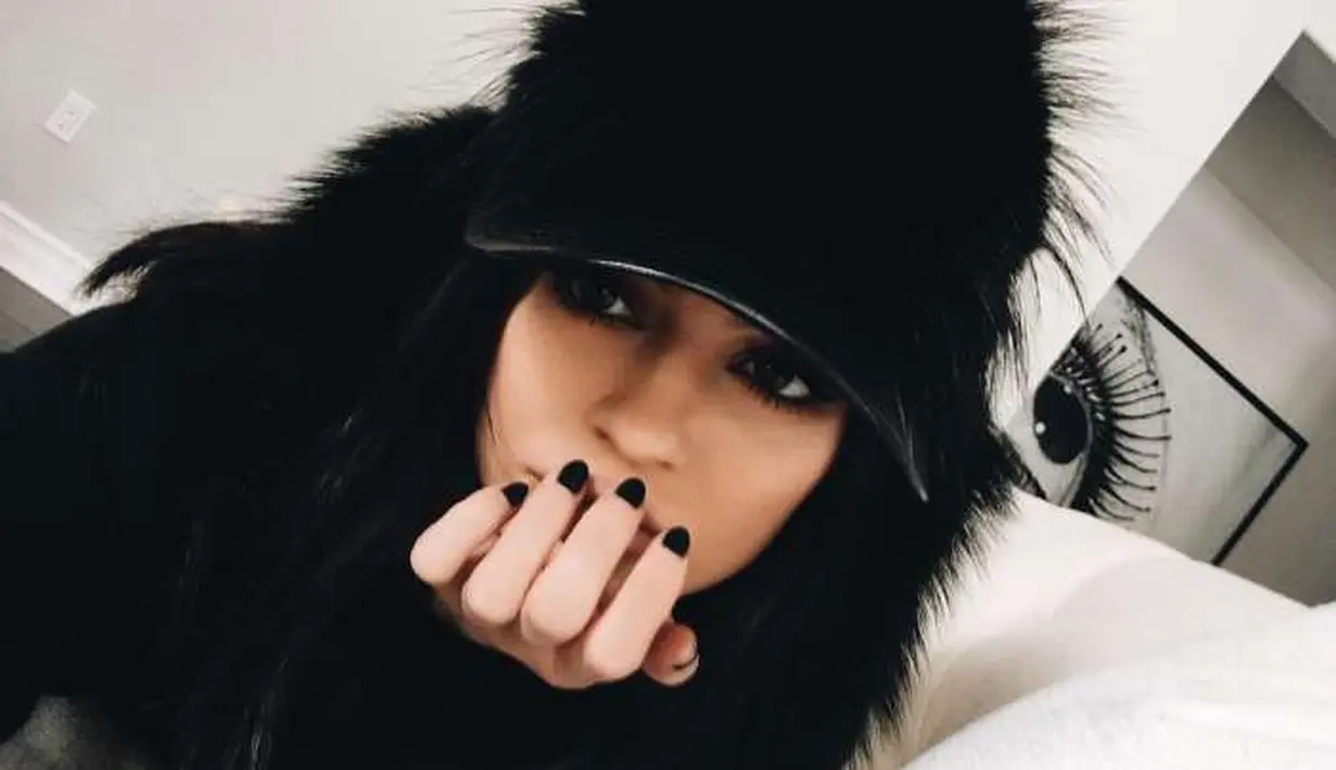 Ia bahkan sudah memikirkan akan menjadi seorang ibu sejak usia 15 tahun. (celebrityinsider org)