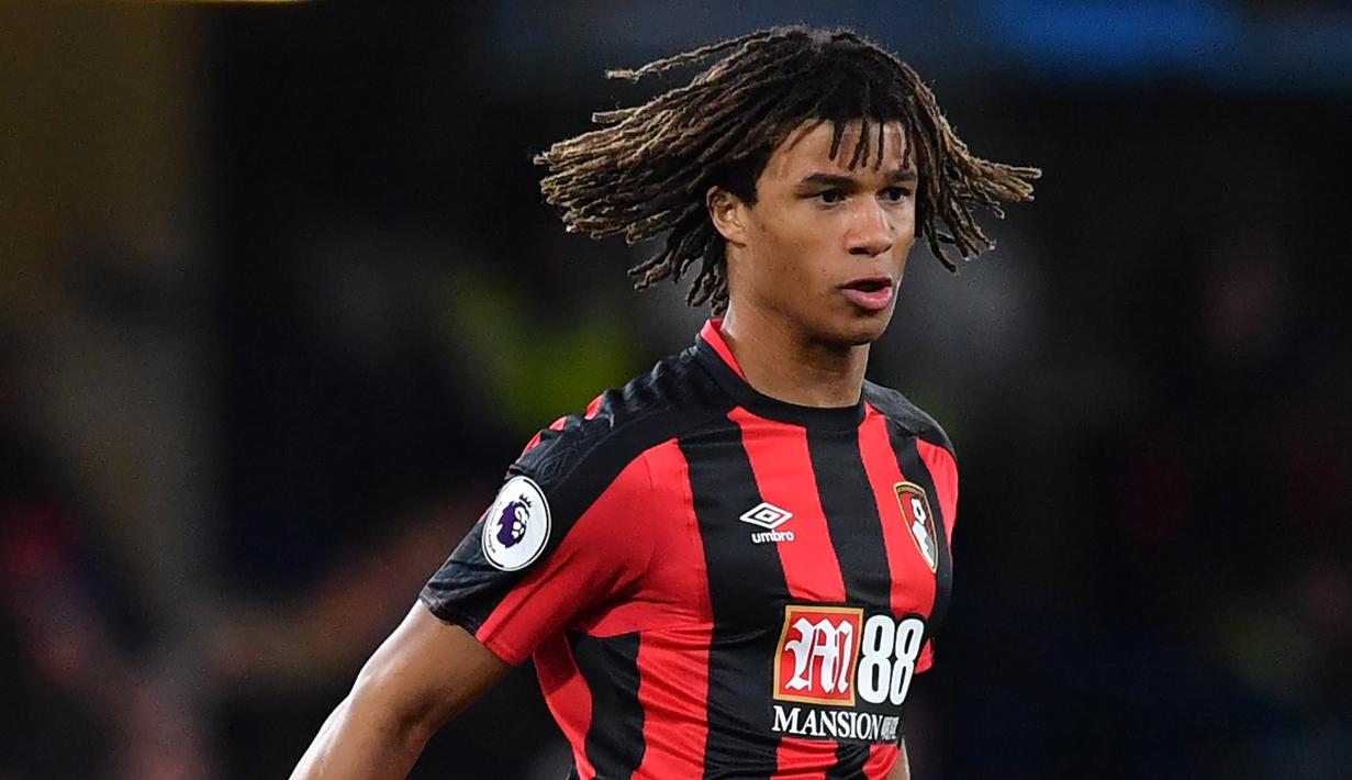 Nathan Ake resmi menjadi bagian dari Manchester City untuk mengarungi kompetisi Premier League di musim 2020/2021. (AFP/Ben Stansall)