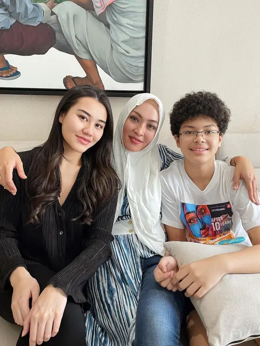 Angelina Sondakh dan Keanu Massaid (Instagram/keanu_massaid)