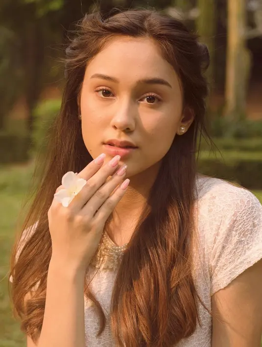 Yasmin mulai merambah dunia layar lebar dengan bermain dalam film Melodylan yang tayang pada April 2019. (Liputan6.com/IG/@yasminnaper)