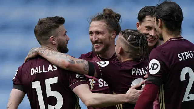 FOTO: Bermain dengan 10 Pemain, Leeds United Kalahkan Manchester City di Eitihad Stadium