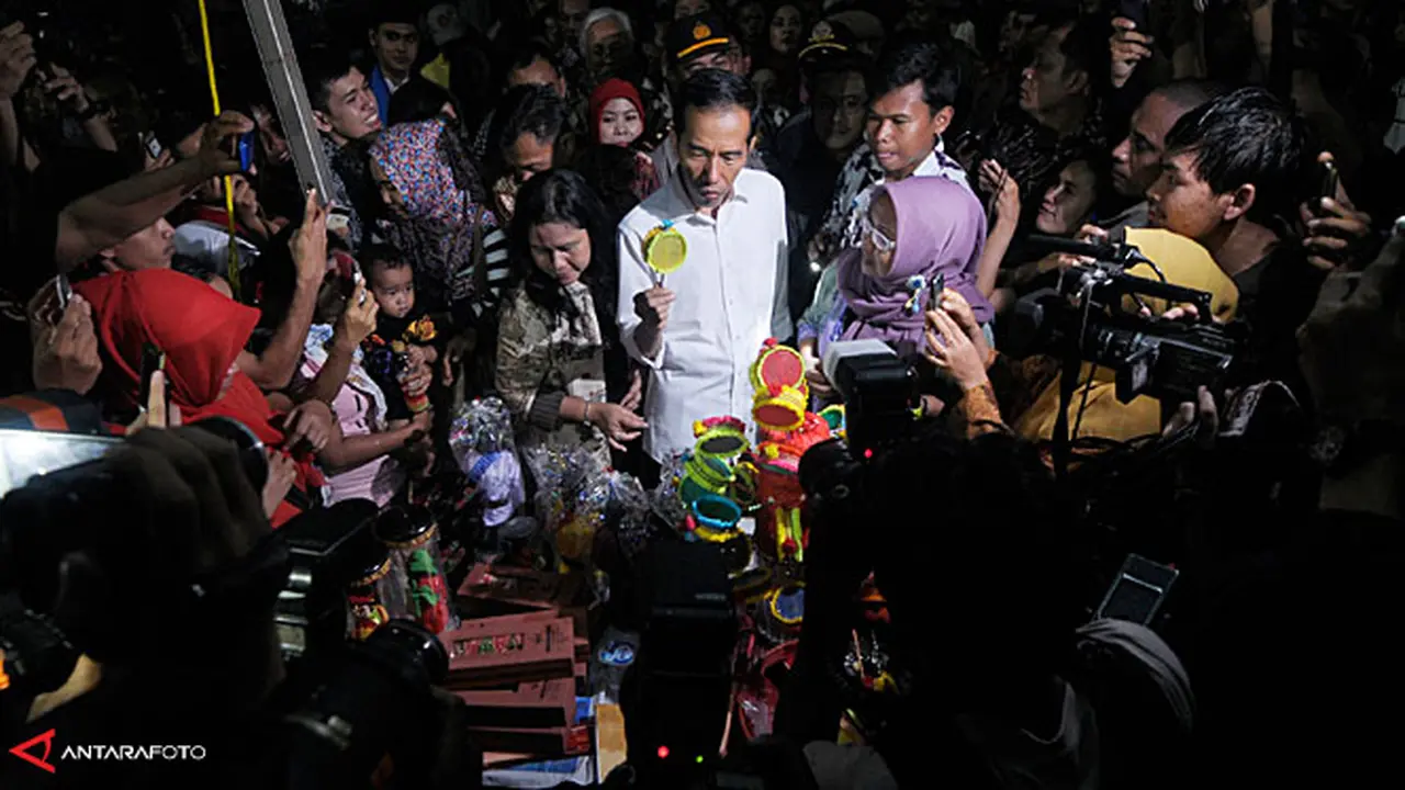 jokowi-pkl-malam-131006a.jpg