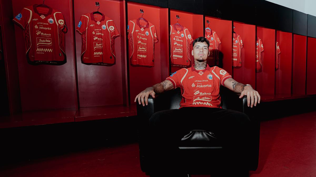 Gebrakan Persija Jakarta! Rekrut Bek Timnas Indonesia Shayne Pattynama, Kontrak 2,5 Musim