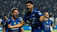 Pemain Persib Bandung, Julio Cesar, berselebrasi setelah mencetak gol ke gawang Persik Kediri pada lanjutan BRI Super League 2026/2027 di Stadion Si Jalak Harupat, Kabupaten Bandung, Minggu (18/10/2026). (Instagram/Persib)