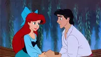 Cinta butuh perjuangan. Princess Ariel di The Little Mermaid bahkan rela meninggalkan lautan dan kehilangan suara agar bisa bertemu sang pangeran. Lebih enak jomblo atau berkorban segalanya? (PopSugar)