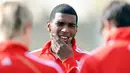 Striker Liverpool, Ryan Babel (tengah) di sesi latihan yang berlangsung di Melwood Training Ground, Liverpool, 15 September 2009 jelang laga Liga Champions lawan Debrechen di Anfield. AFP PHOTO/PAUL ELLIS 