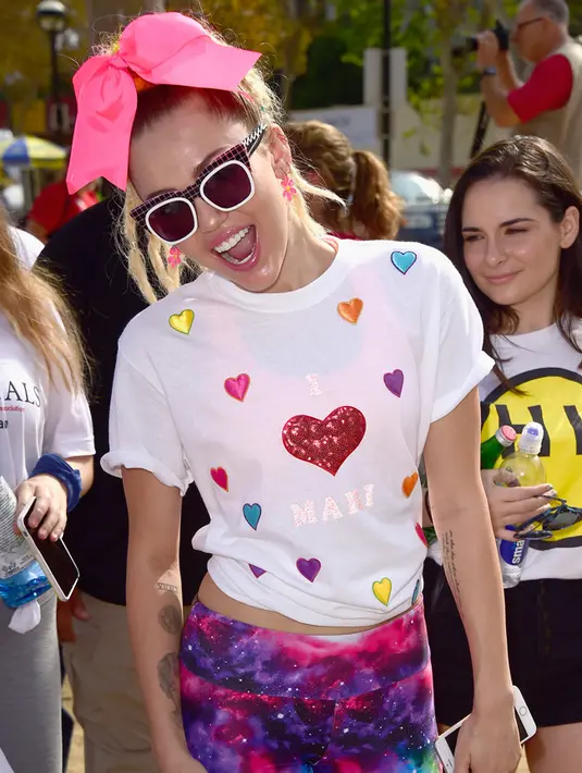 Mengubah gaya hidup menjadi lebih sehat dan tak mengonsumsi narkoba lagi, Miley punya alasannya tersendiri. Rasa semangat yang dimilikinya untuk berubah pun sangat tampak, hal ini juga demi kariernya. (AFP/Bintang.com)