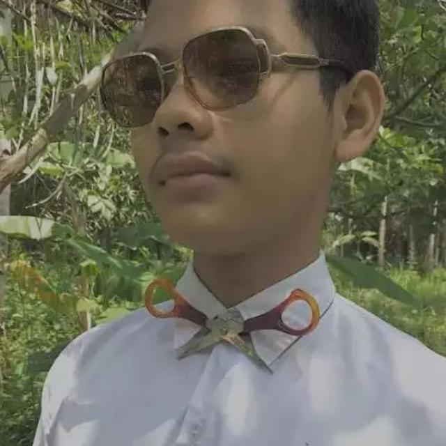 6 Potret Kancing Baju dan Celana Nyeleneh Ini Cara Pakainya Bikin Repot