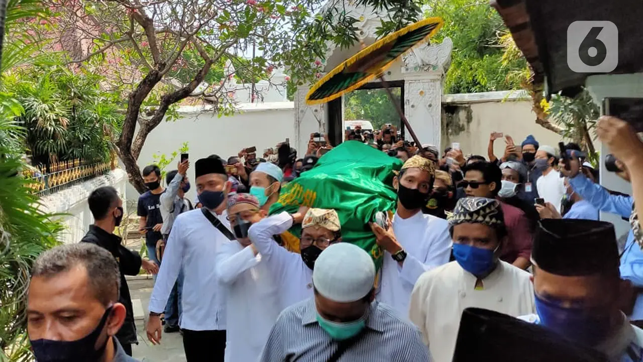 Prosesi Pemakaman Sultan Sepuh Cirebon