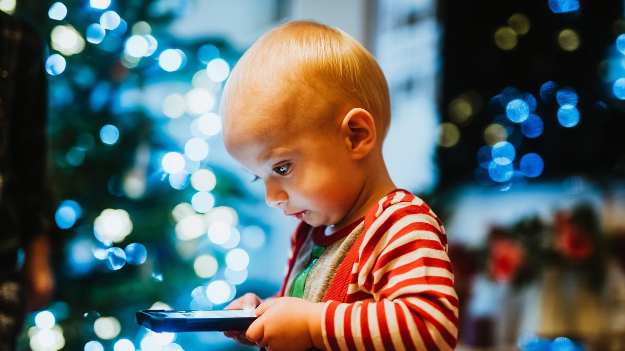 Screen Time Bikin Anak-Anak Zaman Sekarang Alami Masalah Mata Lebih Dini