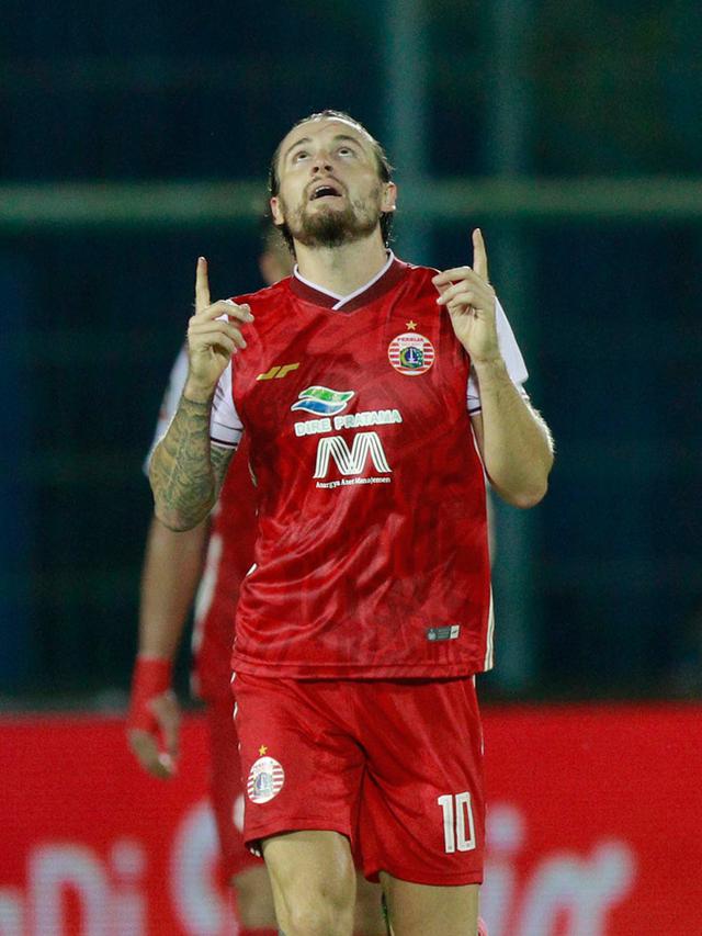 Pemain Persija Marc Klok