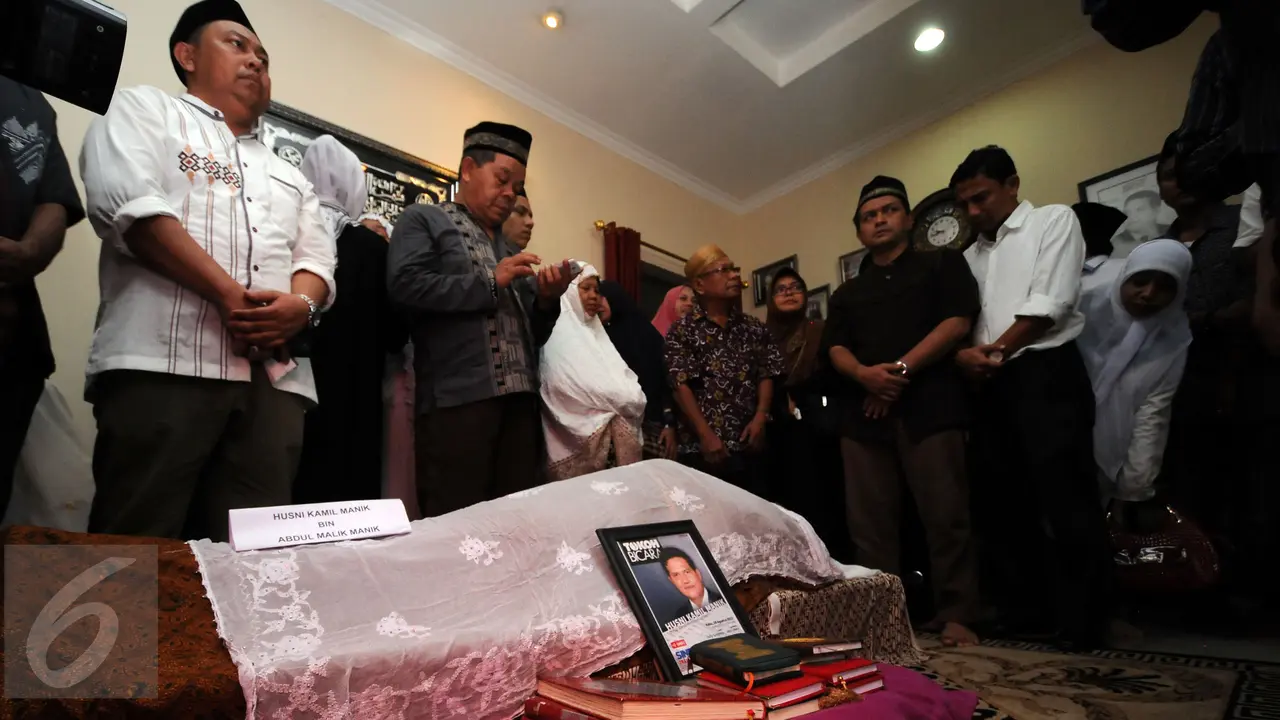 20160708-Ketua KPU Husni Kamil Manik Wafat, Sejumlah Tokoh Datang Melayat-Jakarta
