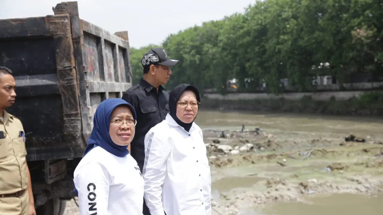 Wali Kota Surabaya Risma