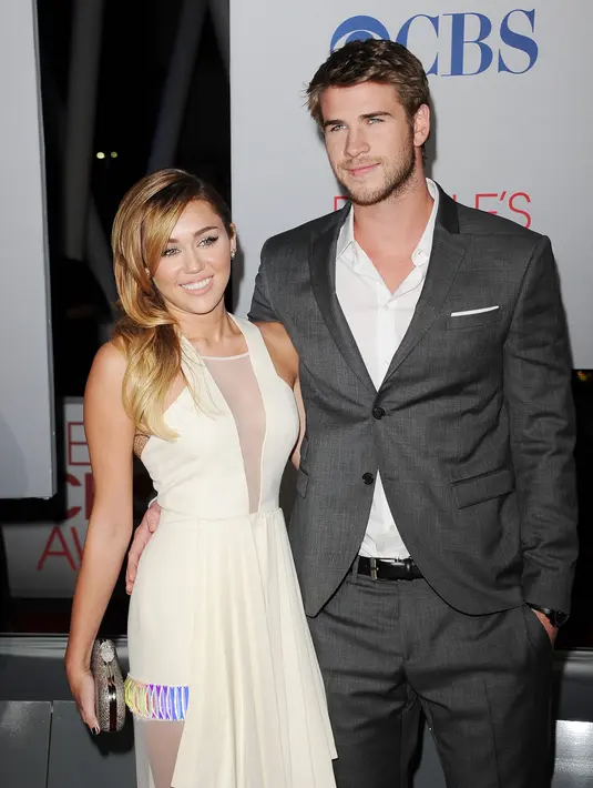 Melansir People (8/11), Milley sudah membuka suara dan membenarkan kabar pertunangannya dengan Liam. Dengan tingkah laku yang ditunjukan Miley dan Liam selama ini memang sangat terlihat sangat serius. (AFP/Bintang.com)