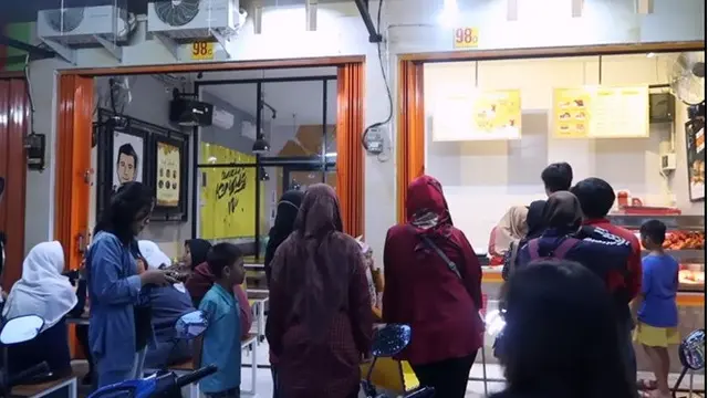 7 Potret Isi Restoran Ayam Goreng Raffi Ahmad di Depok, Pajang Foto Keluarga