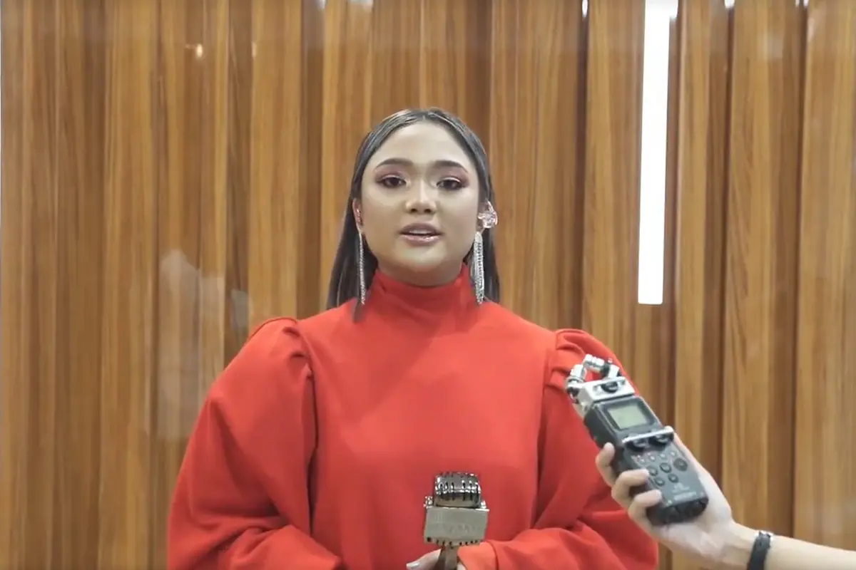 Marion Jola Meraih Penghargaan Top New Artist of The Year di Billboard Indonesia Music Awards 2020. sumberfoto: Billboard Indonesia