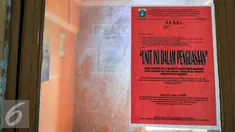 Salah satu unit di Rusun Muara Kapuk tampak telah dikosongkan oleh penghuninya, Jakarta, Jumat (22/4/2016). Sebanyak 10 unit rusun yang kedapatan terindikasi diperjualbelikan disegel oleh Petugas. (Liputan6.com/Yoppy Renato)