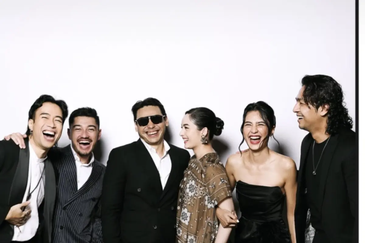 Tampilan Selebriti Kenakan Dress Elegan di Resepsi Hari ke-2 Pernikahan Luna Maya dan Maxime Bouttier