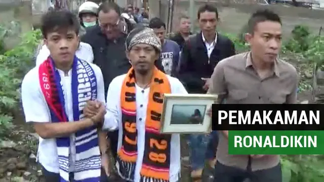 Suporter sepak bola Indonesia, Ronaldikin atau yang bernama asli Sodikin, dimakamkan pada Rabu (23/1/2019).
