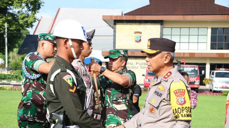 Apel ini ditandai dengan penyematan pita tanda operasi oleh Kapolda Sulut dan Pangdam XIII/Merdeka kepada perwakilan personel TNI, Polri, dan Sat Pol PP.