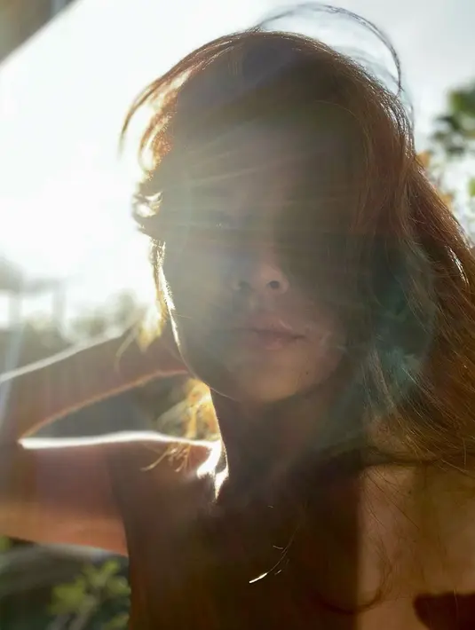 Cantik dari segala angle, begini gaya selfie pemilik nama lengkap Tamara Natalia Christina Mayawati Bleszynski. (FOTO: instagram.com/tamarableszynskiofficial)