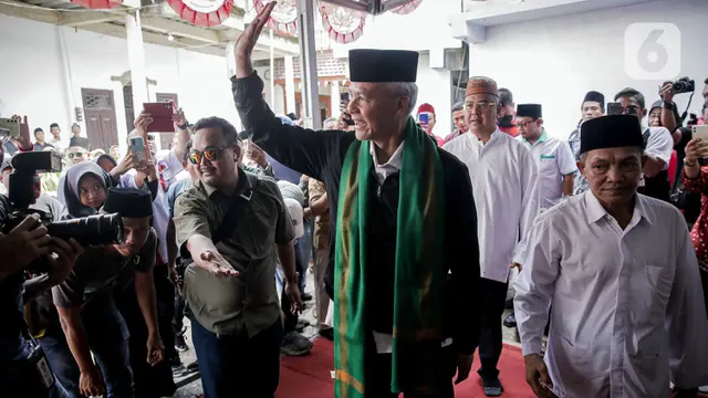 Ganjar Sambangi Ponpes di Tegal