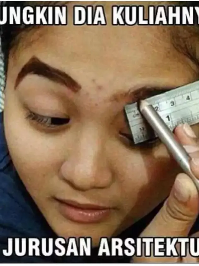 9 Cara Nyeleneh Wanita Bikin Alis, Ada yang Pakai Hanger Jemuran