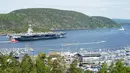 Kapal induk USS Gerald R. Ford Angkatan Laut AS sepanjang 337 meter (1.106 kaki) terlihat dalam perjalanan menuju Oslo Fjord, di sini di Jeløya dekat Moss, Norwegia, pada 24 Mei 2023. (Terje Pedersen/NTB/AFP)