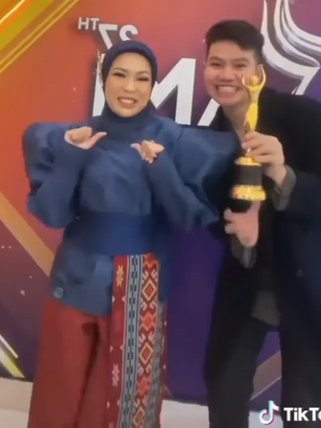 Tampilan Dress Up Para Musisi Hadir di AMI Awards 2024.