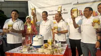 Perum Bulog meluncurkan produk terbaru, yakni beras dengan penambahan zat gizi mikro atau beras fortifikasi kualitas premium seharga Rp 20 ribu per kg. (Liputan6.com/Maulandy Rizky Bayu Kencana)