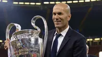 Pelatih Real Madrid Zinedine Zidane membawa timnya menjuarai Liga Champions 2016-2017. (AFP/Filippo Monteforte)