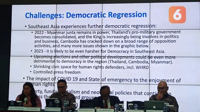 Wakil Indonesia untuk AICHR Yuyun Wahyuningrum, dosen Universitas Pertahanan Indonesia Kolonel Frega Wenas, dosen President University Harryanto Aryodiguno, dan pengurus ICWA Ibrahim Yusuf dalam Focus Group Discussion: Tantangan dan Kesempatan ASEAN di ba