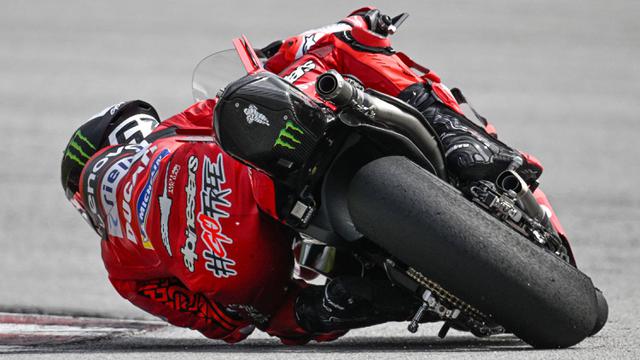 Foto: Kesibukan Pebalap MotoGP saat Hari Pertama Tes Pramusim di Malaysia, Bezzecchi Tercepat dengan Ducati Desmosedici