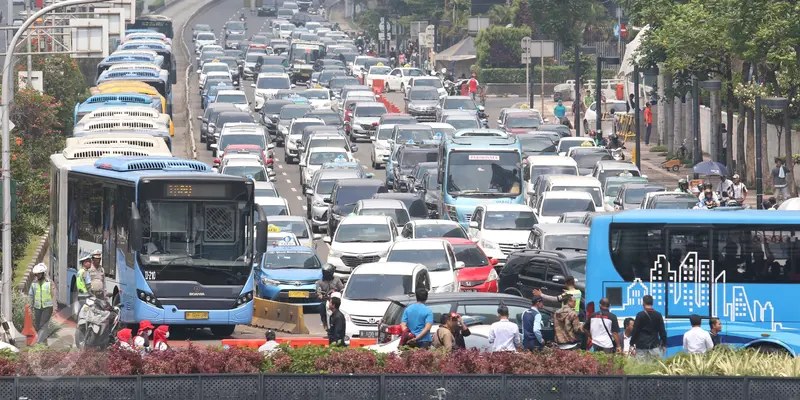 Macet Hari Buruh-Jakarta-Angga Yuniar-20170501