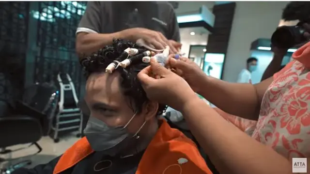 6 Potret Atta Halilintar dengan Gaya Rambut Baru, Bikin Aurel Kaget