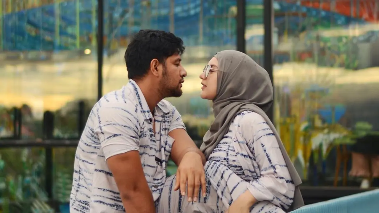 FOTO: Potret Irish Bella dan Ammar Zoni Pakai Baju Couple, Tampil Kompak