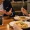 Applebee's is implementing an innovative strategy by placing more managers in the dining room to interact directly with customers. (Photo: AI Generated Image)