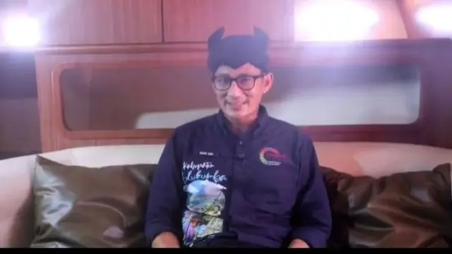 Kapal Sandiaga Uno Dihantam Ombak Saat Menuju Pulau Selayar, Sulawesi Selatan