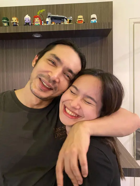 Satine Zaneta Putri Hujan merupakan anak kedua Abimana Aryasatya yang lahir pada 6 September 2002. (Foto: instagram.com/abimana_arya)