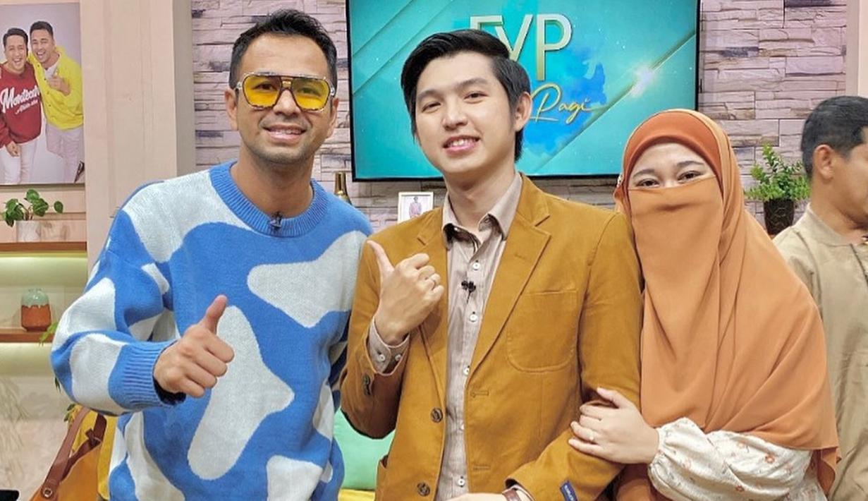 Kariernya semakin melesat hingga Dennis menjadi salah satu pemilik kasino di Negeri Gajah Putih itu. Sebagai bos judi, pria kelahiran Bogor pada 26 November 1991 itu menjalani hidup layaknya seorang gangster. Namun, meski sudah memiliki banyak uang, Dennis merasa kehidupannya hampa. (Liputan6.com/IG/@kohdennislim)