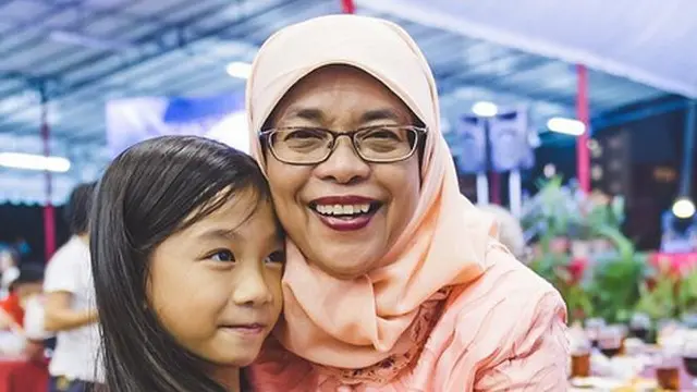Dari Pelayan Nasi Padang, Halimah Yakob Jadi Presiden Singapura